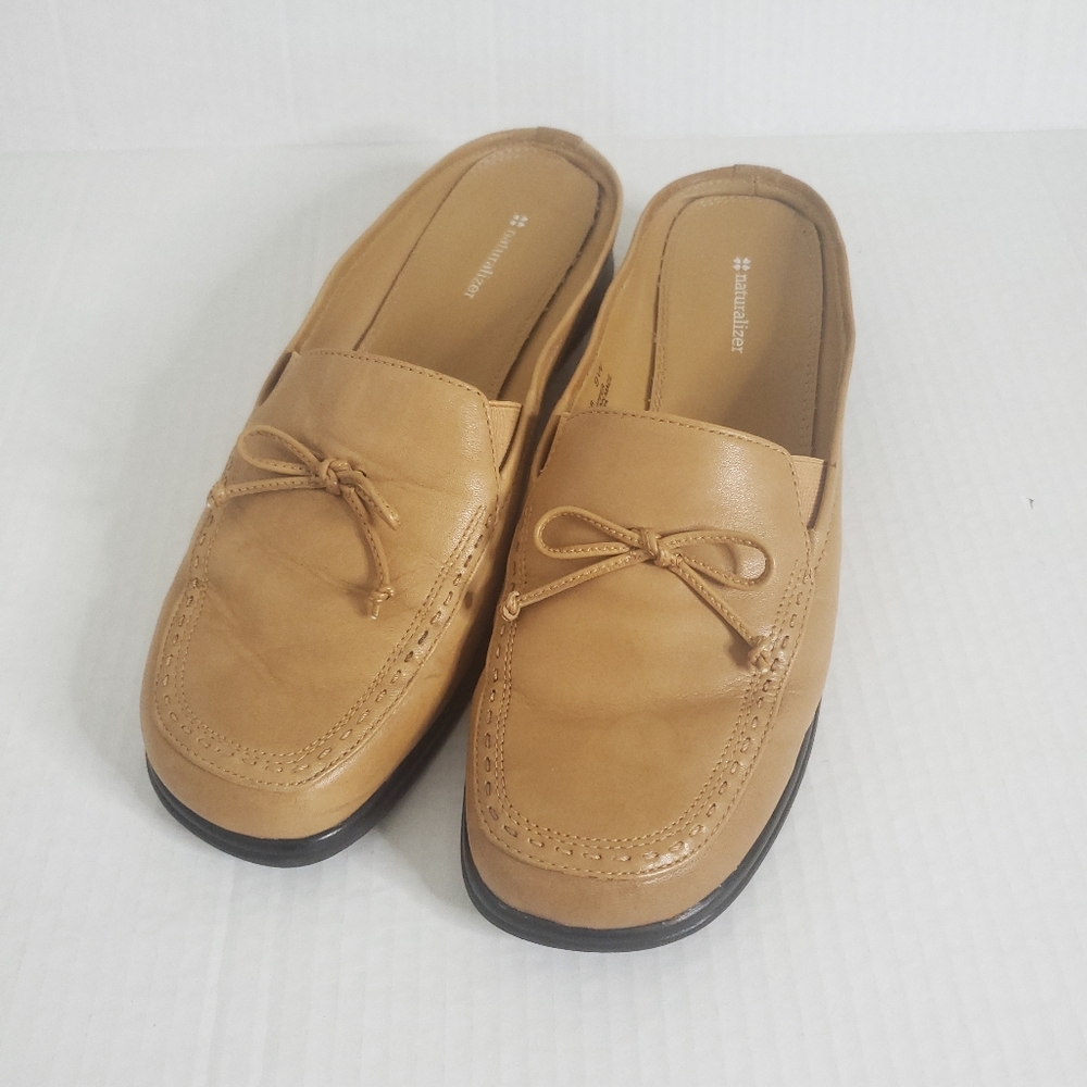 Naturalizer Tan Loafers